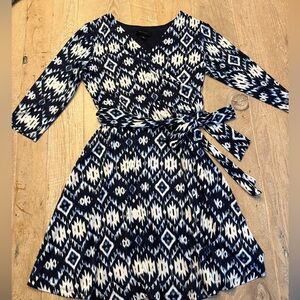 AB Studio Blue Pattern V-Neck Wrap Dress size M